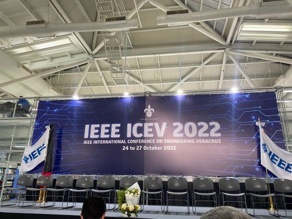 Se expone proyecto de investigación de Ingeniería Electrónica, en el IEEE ICEV 2022 de México